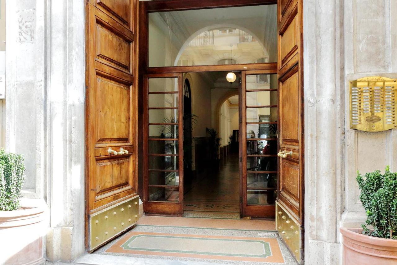 Trevi Diamond Luxury Suites & Jacuzzi ローマ エクステリア 写真
