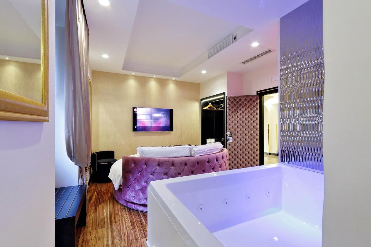 Trevi Diamond Luxury Suites & Jacuzzi ローマ エクステリア 写真