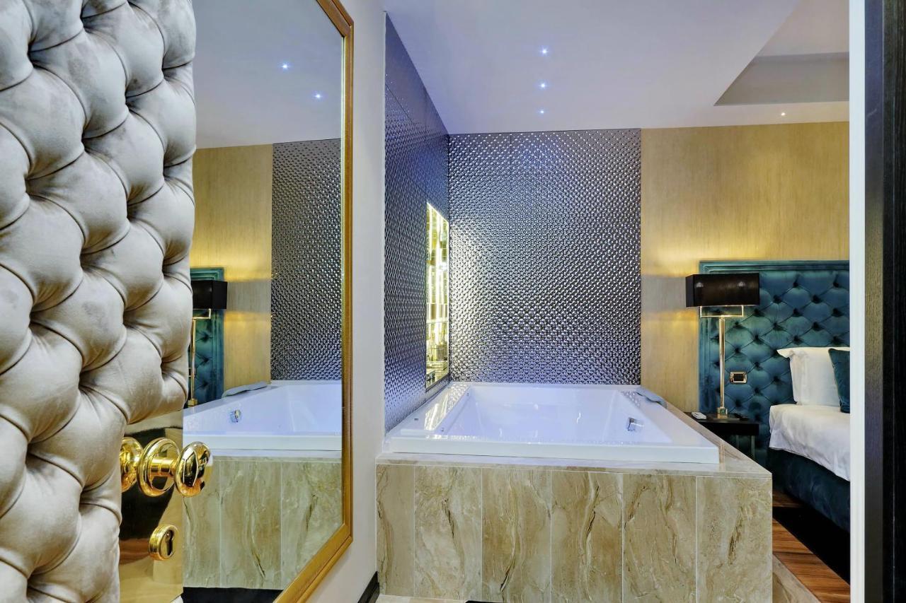 Trevi Diamond Luxury Suites & Jacuzzi ローマ エクステリア 写真