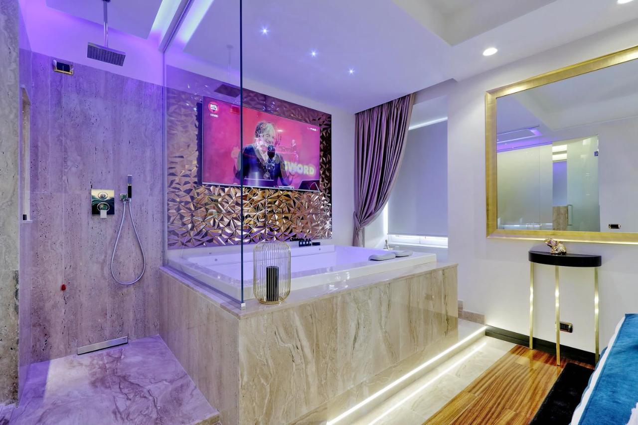 Trevi Diamond Luxury Suites & Jacuzzi ローマ エクステリア 写真