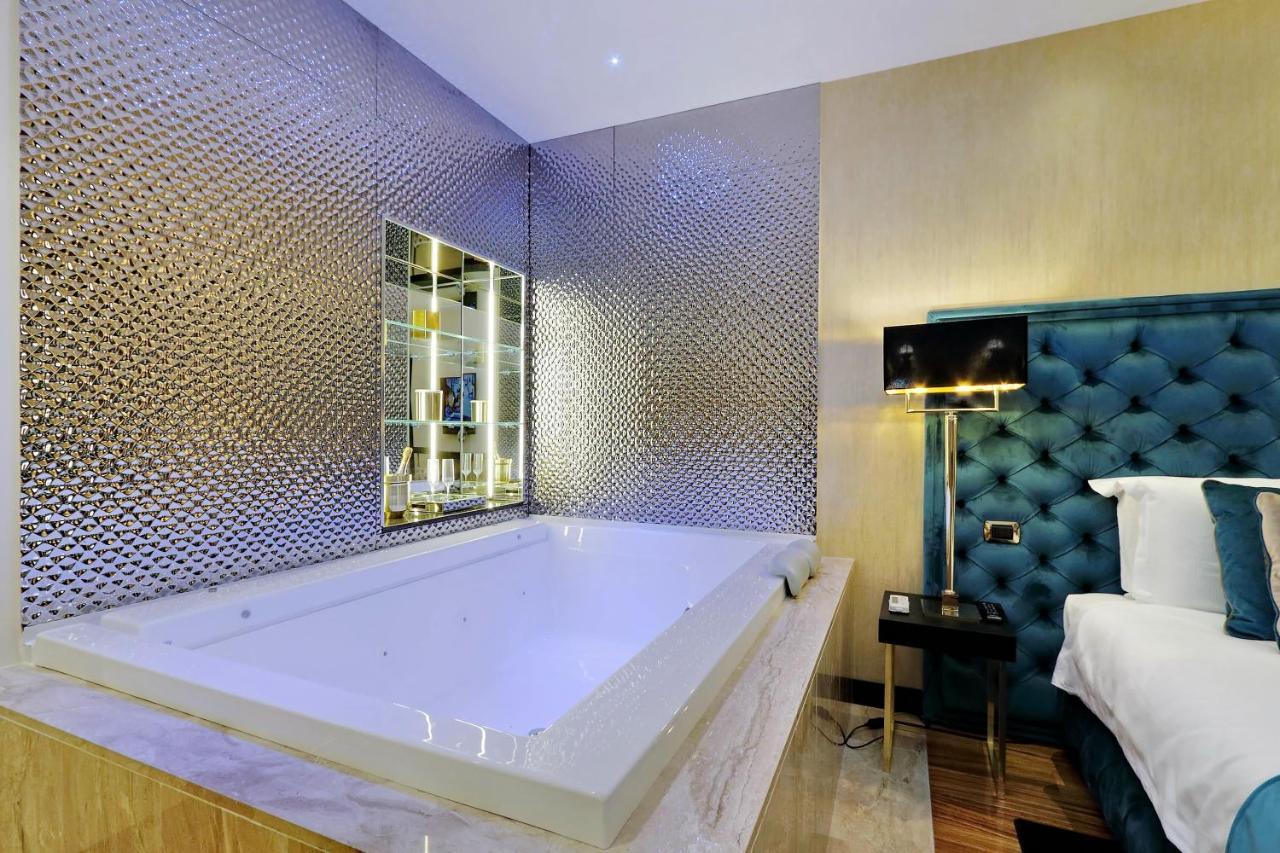 Trevi Diamond Luxury Suites & Jacuzzi ローマ エクステリア 写真
