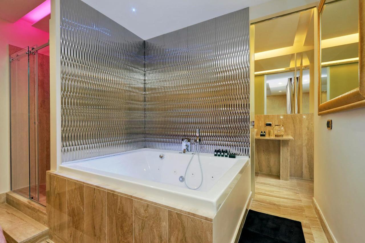 Trevi Diamond Luxury Suites & Jacuzzi ローマ エクステリア 写真